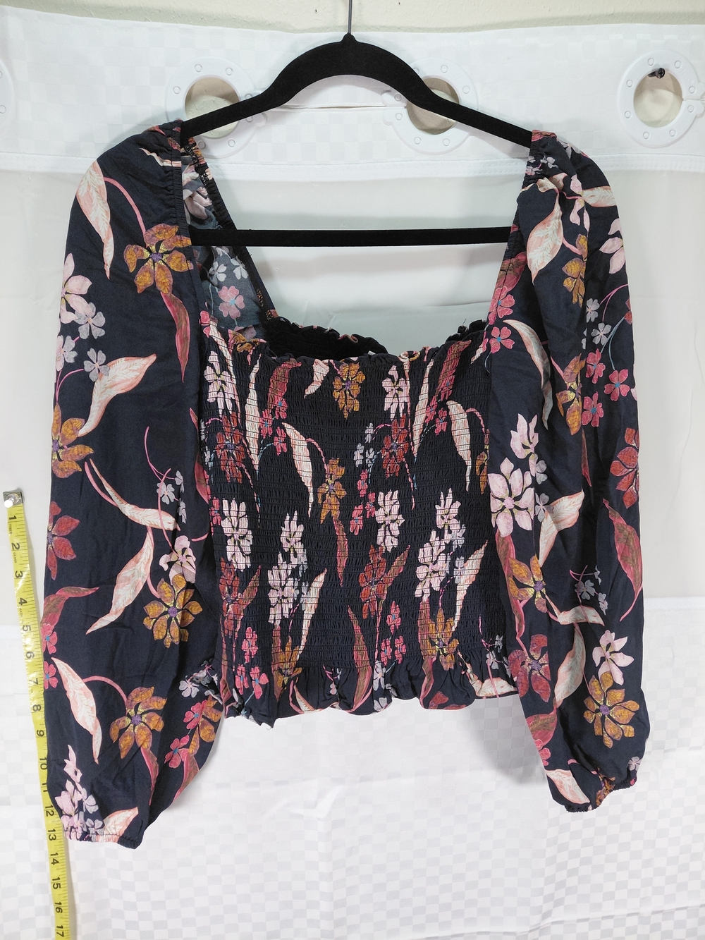 dolan Black Floral Smocked Puff-Sleeve Crop Top#(C13)